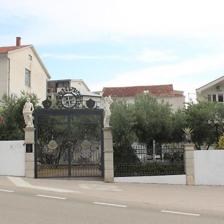 Pansion Ana Apartment Podaca Exterior photo