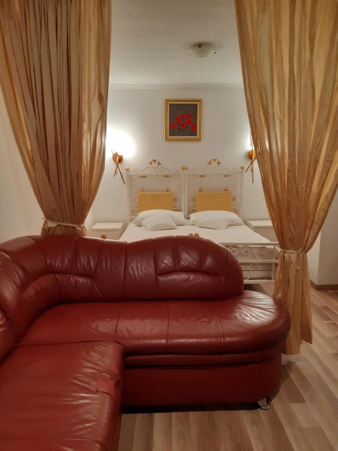 Pansion Ana Apartment Podaca Exterior photo