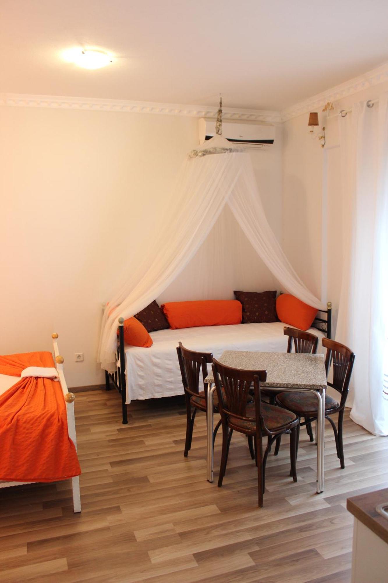 Pansion Ana Apartment Podaca Exterior photo