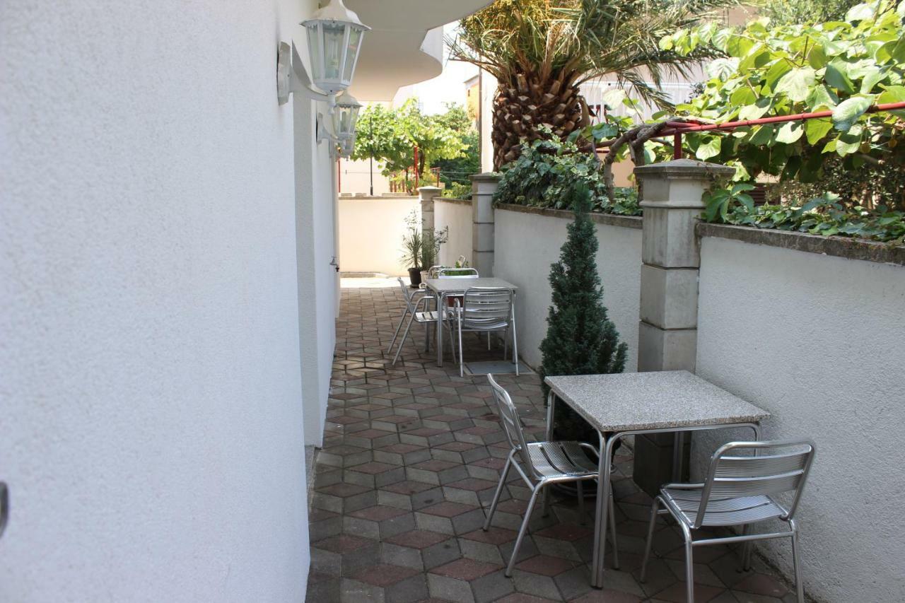 Pansion Ana Apartment Podaca Exterior photo