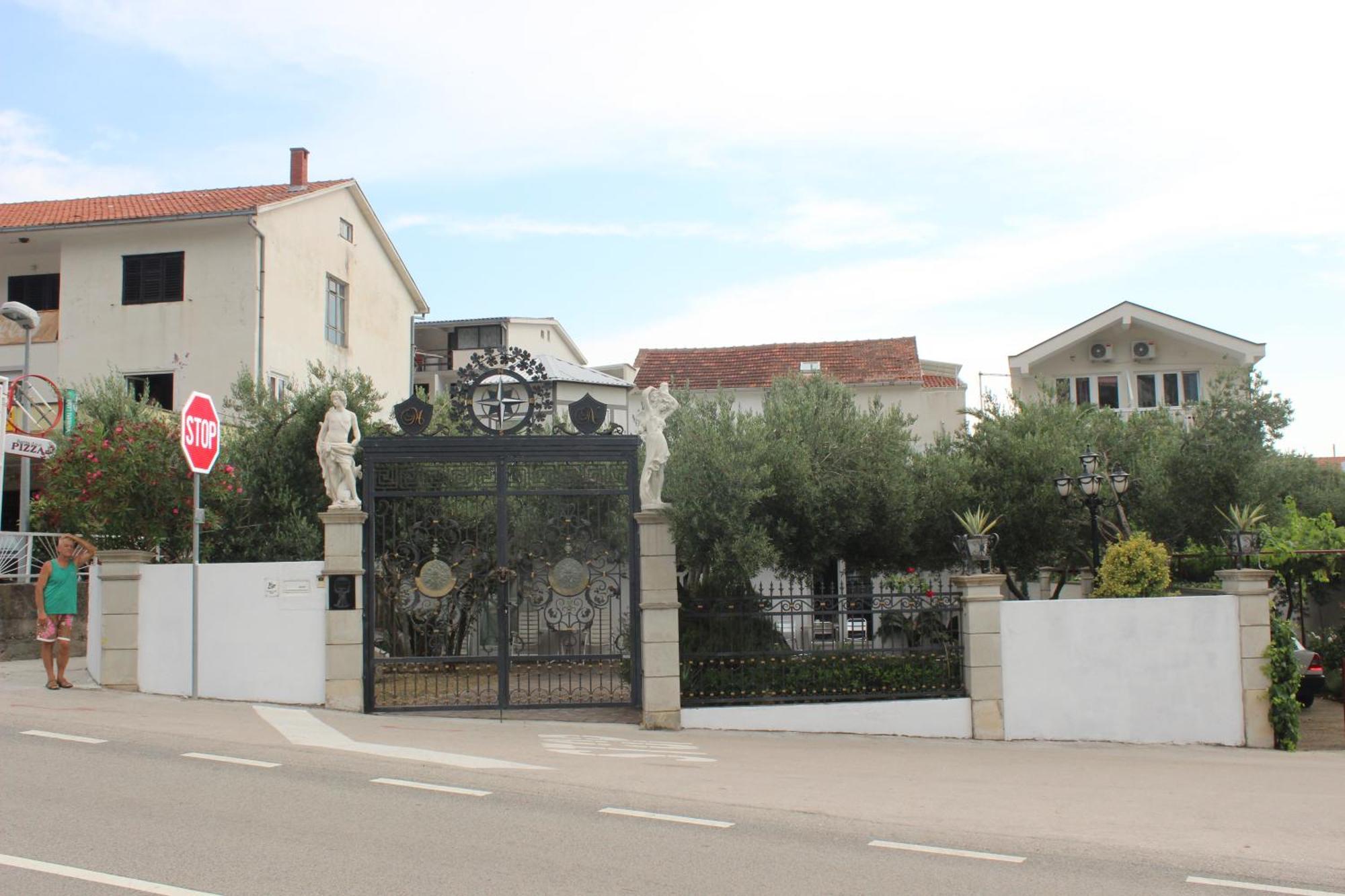 Pansion Ana Apartment Podaca Exterior photo