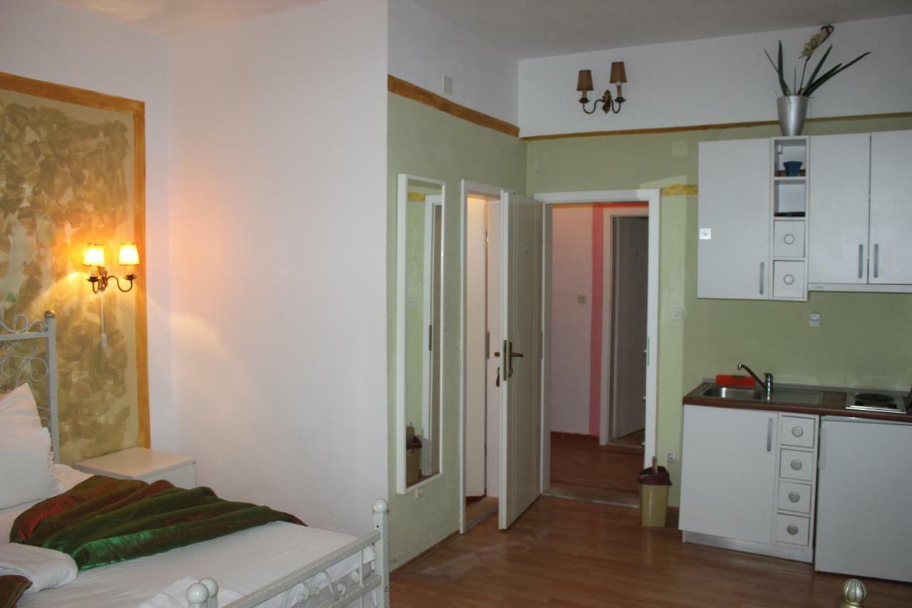 Pansion Ana Apartment Podaca Exterior photo